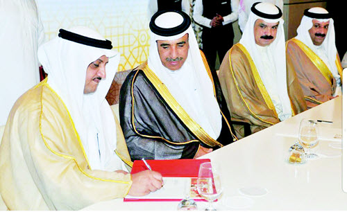 « الخرافي » توقع عقد إنشاء 25 ألف وحدة سكنية في البحرين